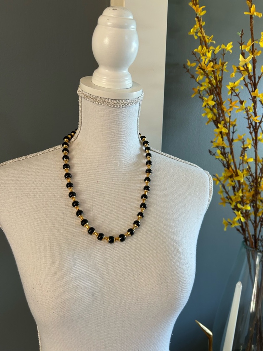 Vintage Black and Gold Beaded Necklace - Picture 2 of 5